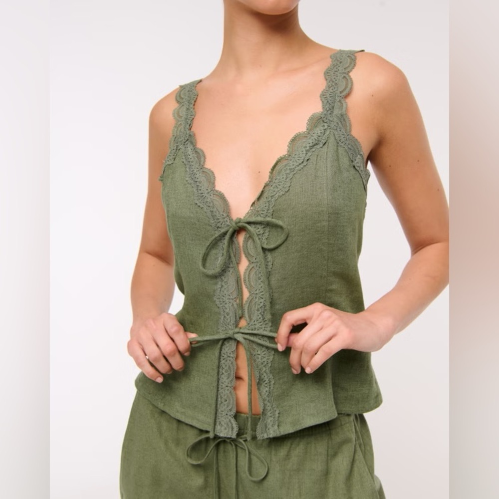 NWT Abercrombie & Fitch Lace-Trim Tie-Front Peplum Top